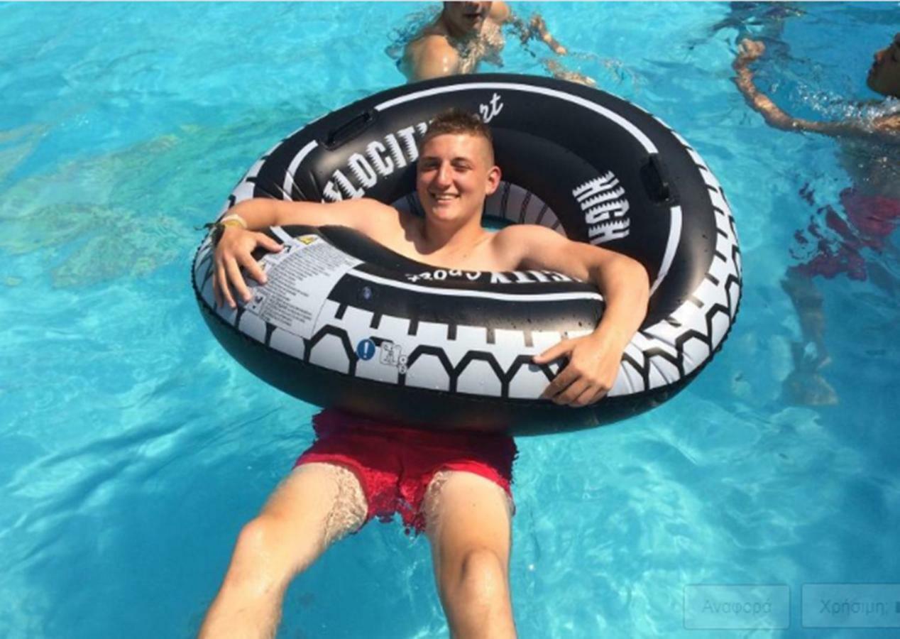 Splash Pool Bar Лаганас Екстериор снимка