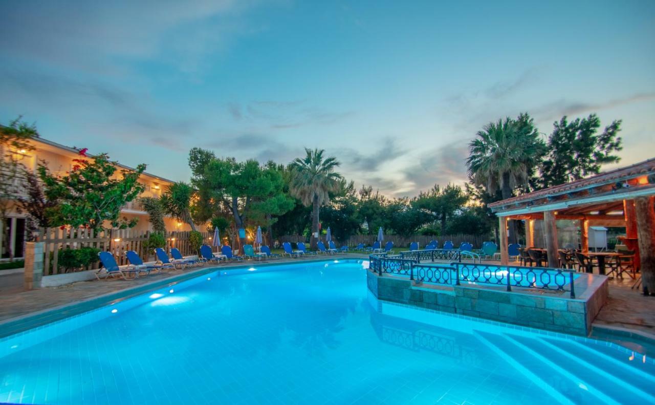 Splash Pool Bar Лаганас Екстериор снимка