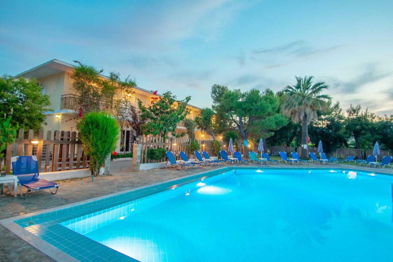 Splash Pool Bar Лаганас Екстериор снимка