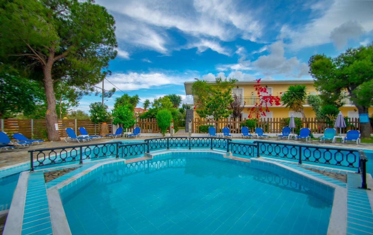 Splash Pool Bar Лаганас Екстериор снимка